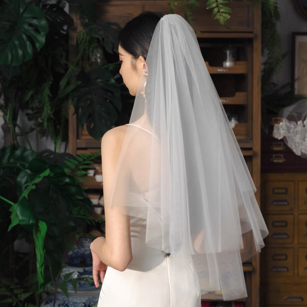 Elegant White Bridal Veil